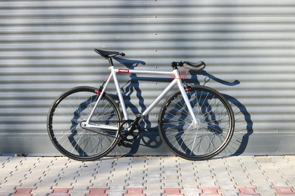 Roues gravel : explorez facilement tous les terrains avec style